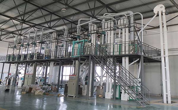 振動(dòng)篩在玉米深加工設備中用于物料分層、清理雜質(zhì)